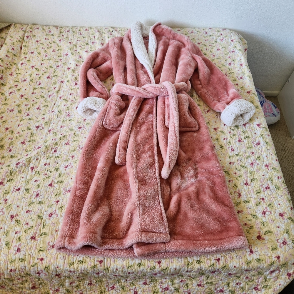 Nordstrom Cozy Pink and Cream Robe Size L #048 - Picture 4 of 10